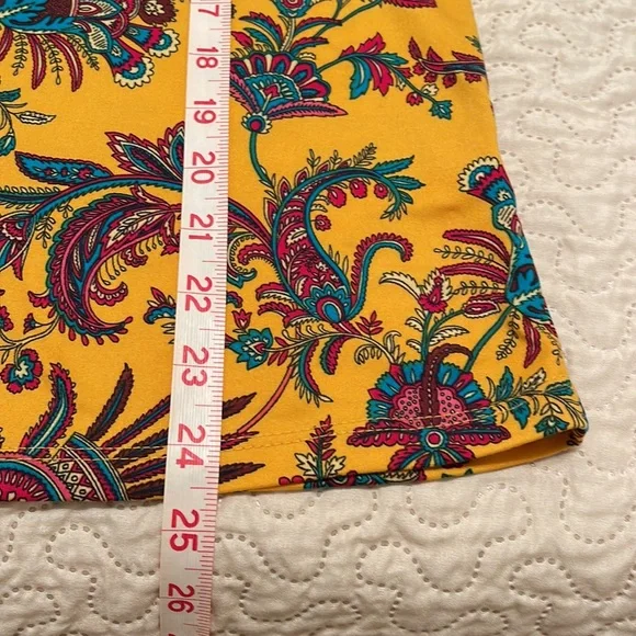 Pioneer Woman NEW 3/4 Sleeve Size Medium Top - Picture 6 of 11